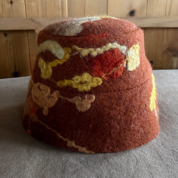 JG Switzer Wool Felted Bucket hat Bespoke Art to Wear. - Picture 9 of 15